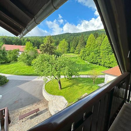 Zigon Bed & Breakfast Логатец Экстерьер фото
