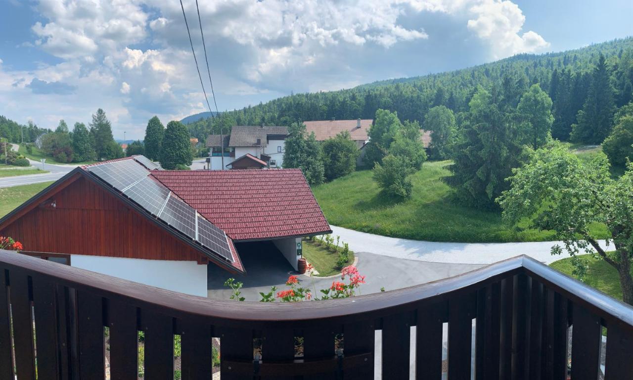 Zigon Bed & Breakfast Логатец Экстерьер фото
