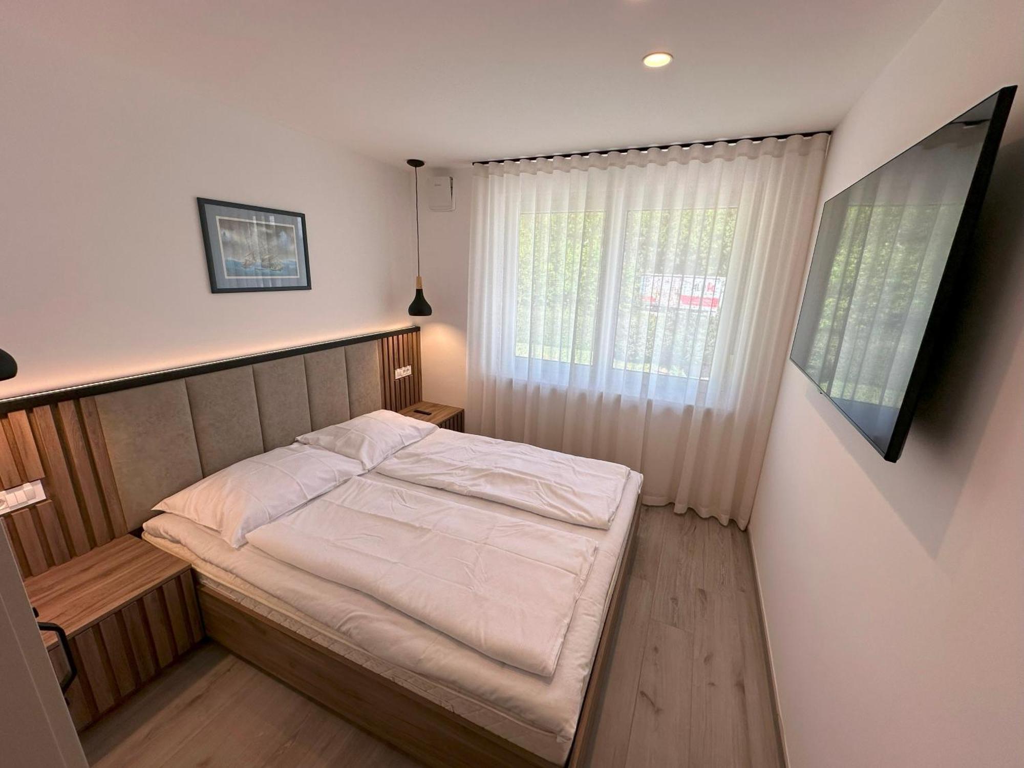 Zigon Bed & Breakfast Логатец Экстерьер фото