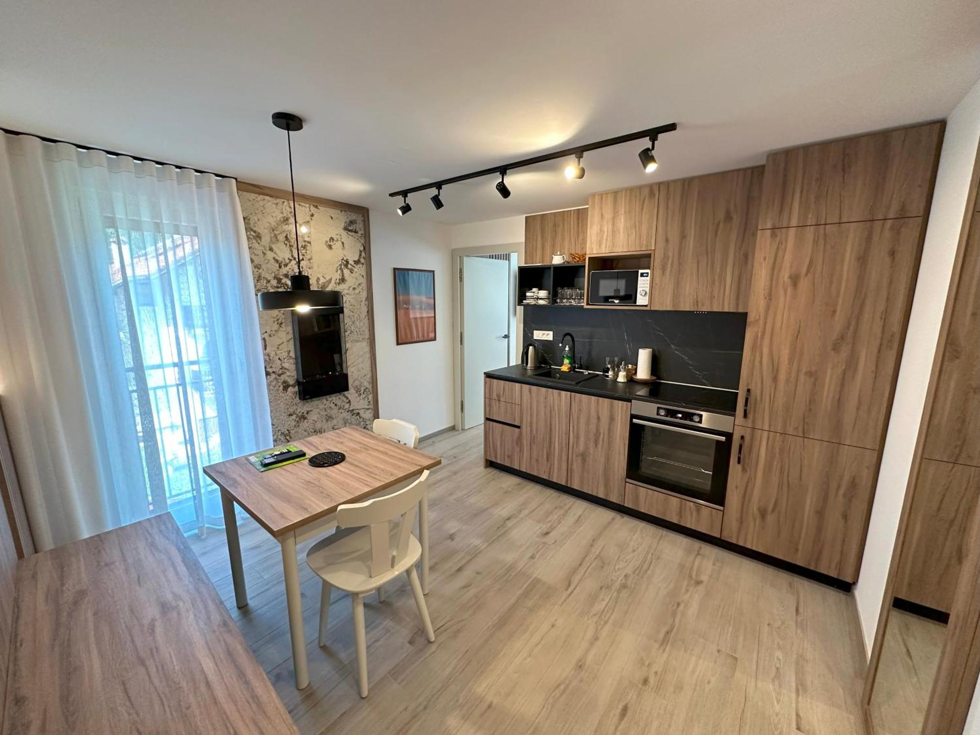 Zigon Bed & Breakfast Логатец Экстерьер фото