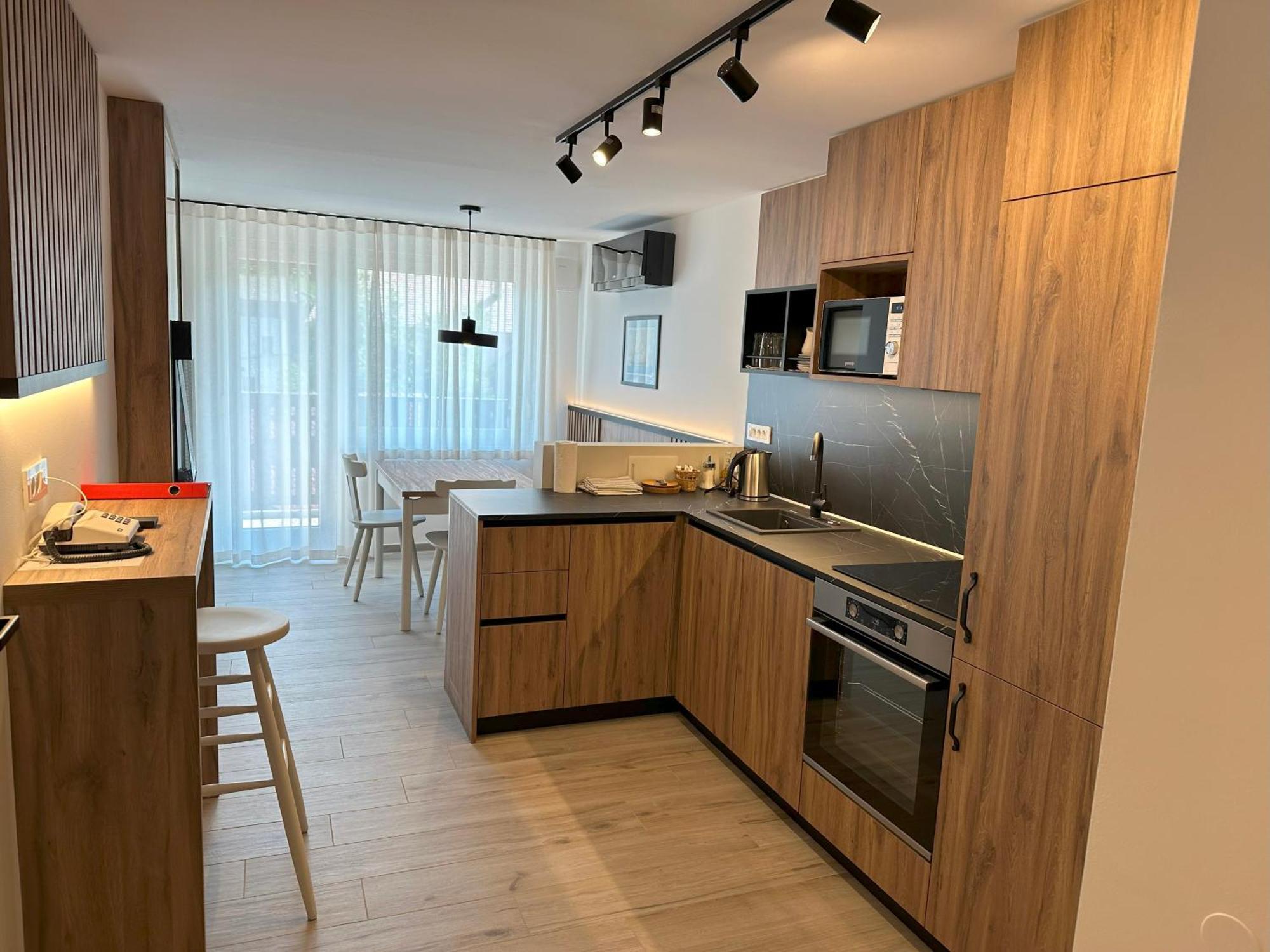 Zigon Bed & Breakfast Логатец Экстерьер фото