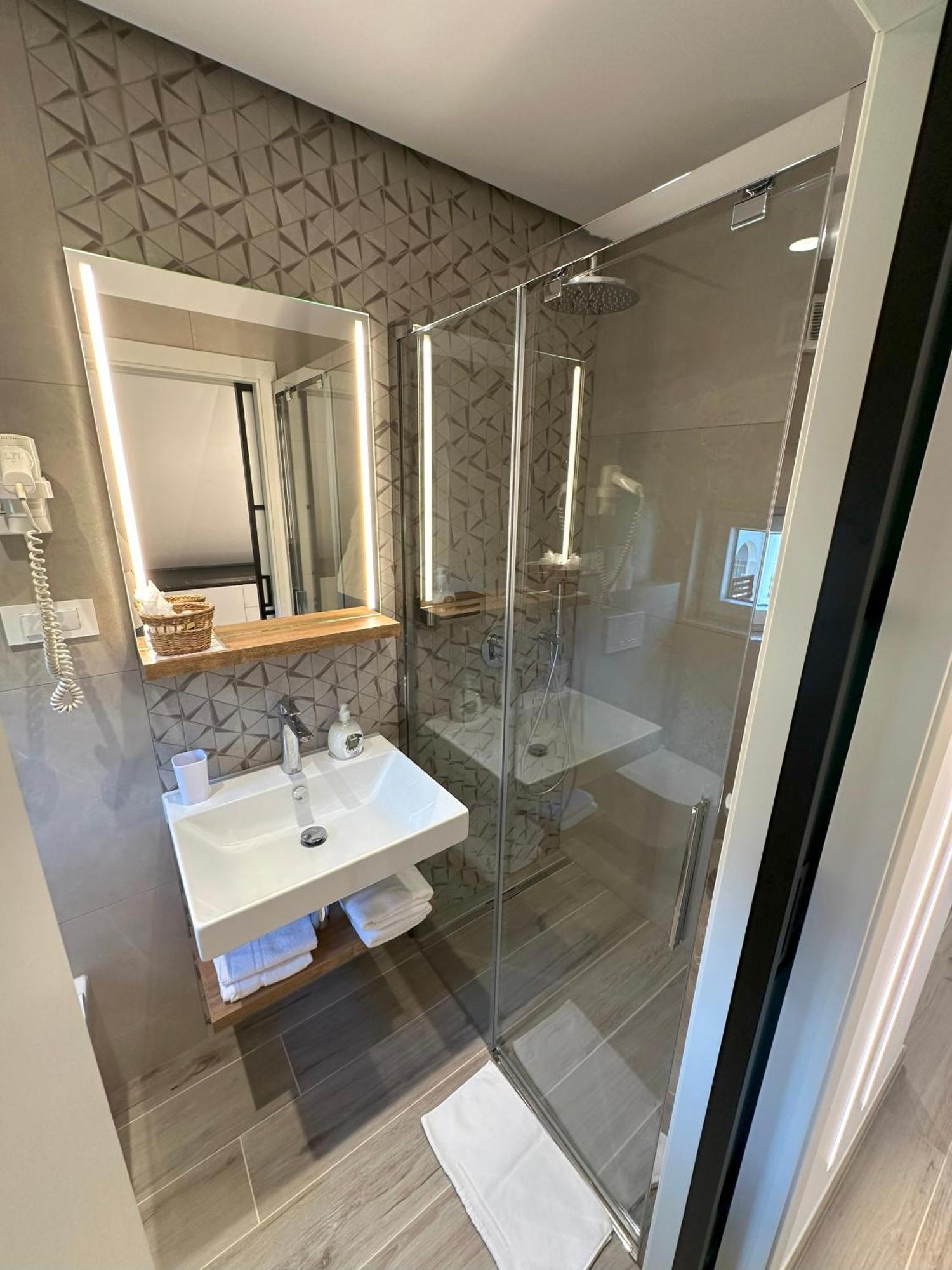 Zigon Bed & Breakfast Логатец Экстерьер фото